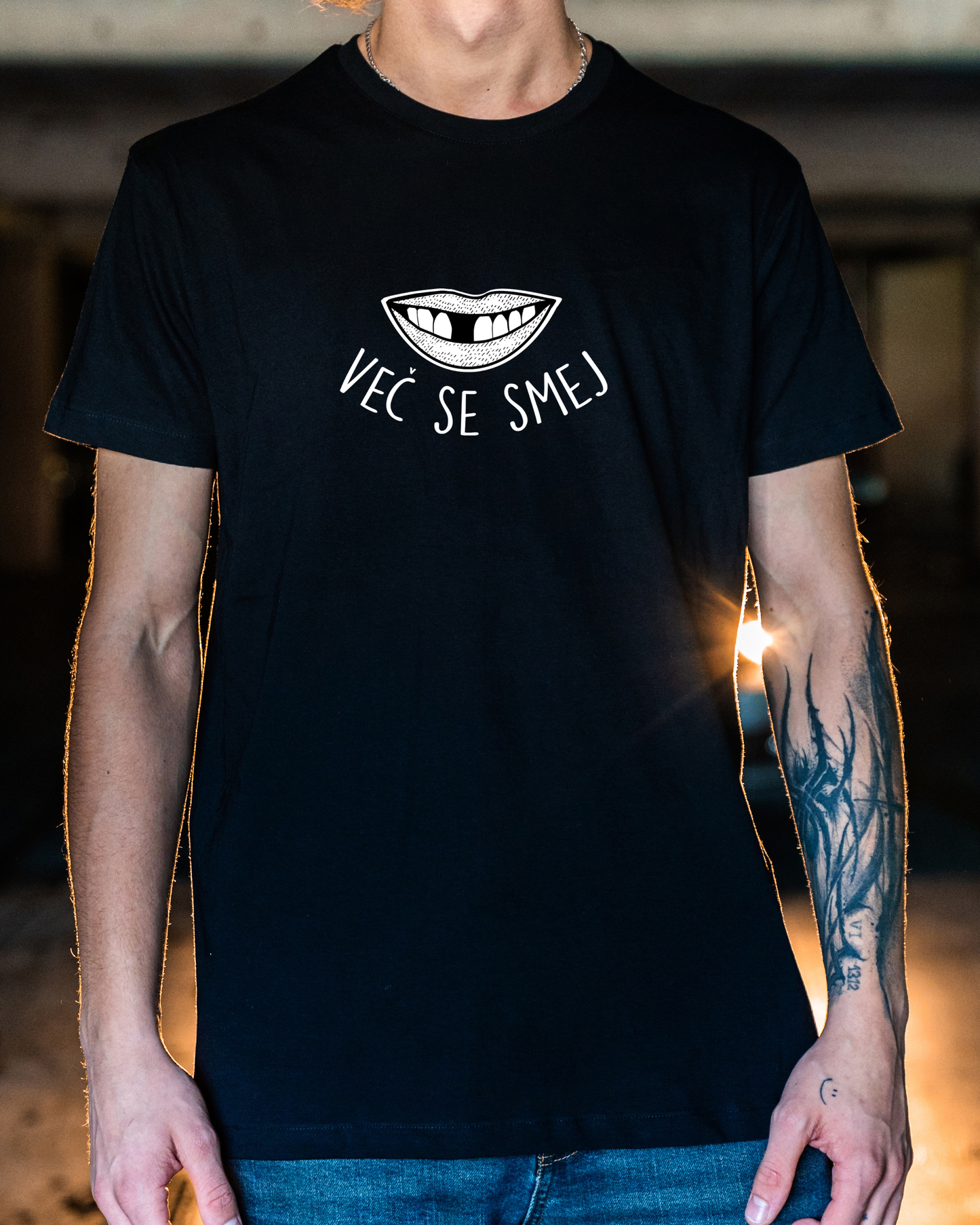 vec se smej shirt