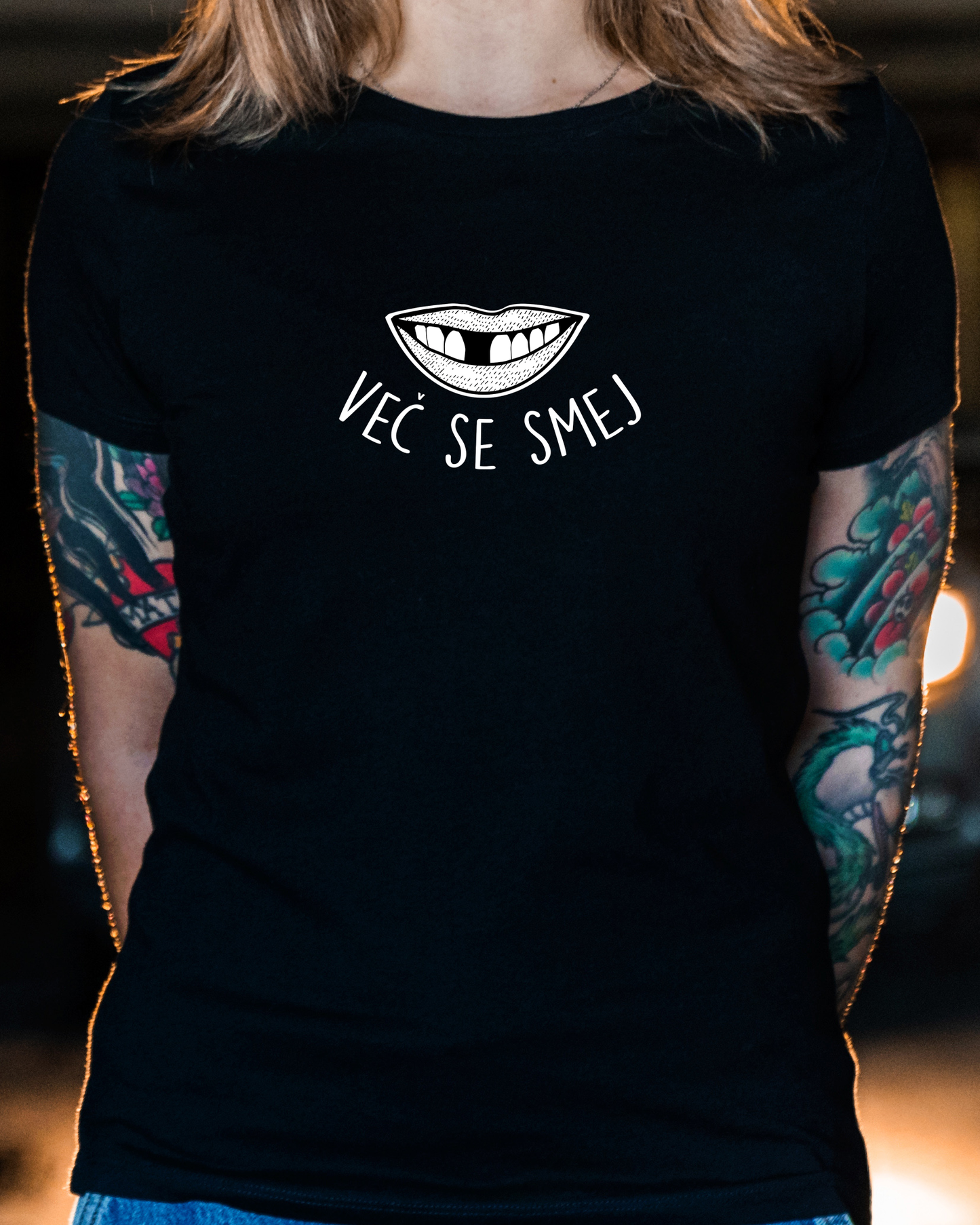 vec se smej shirt