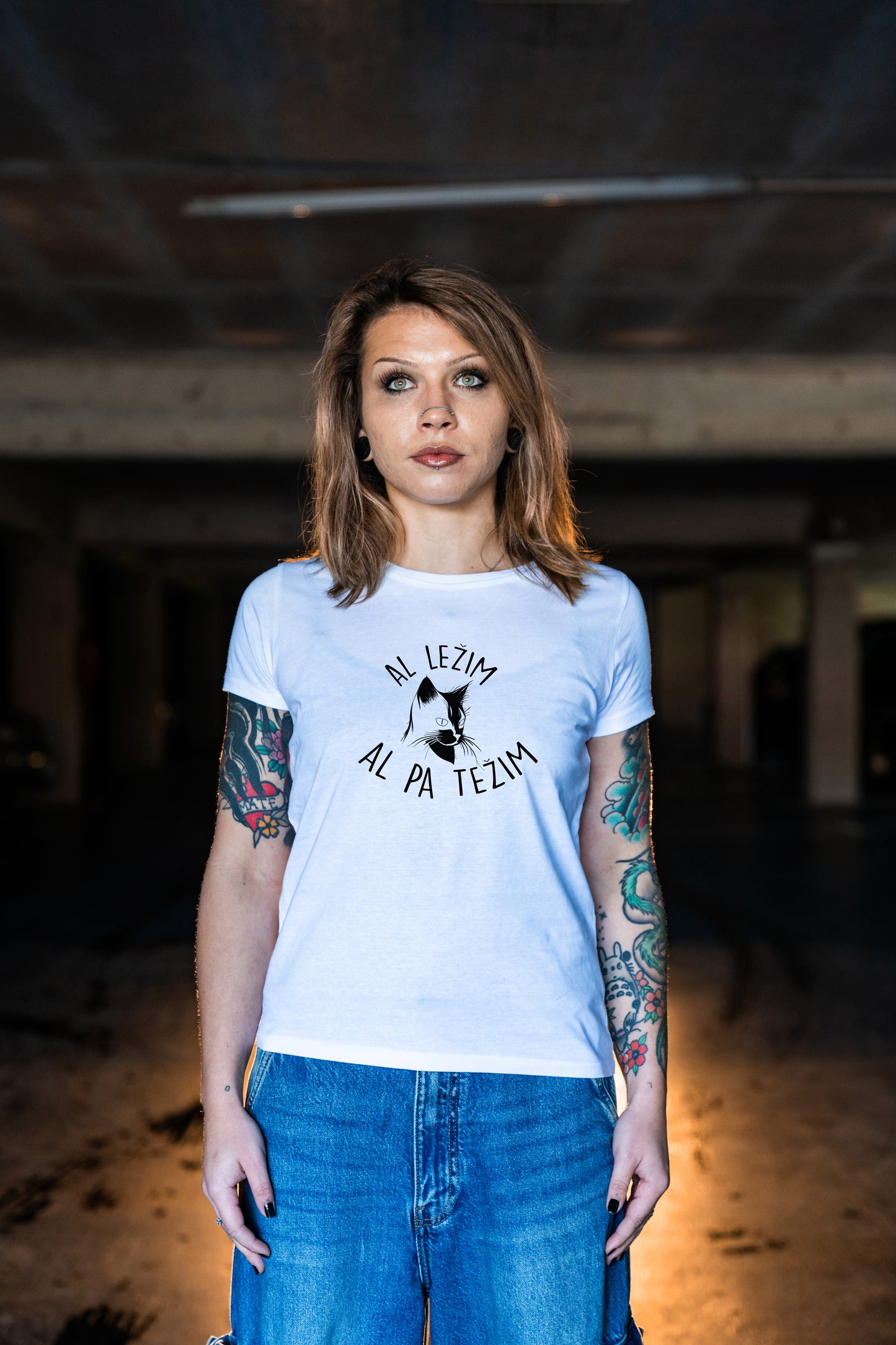 al ležim al pa težim shirt