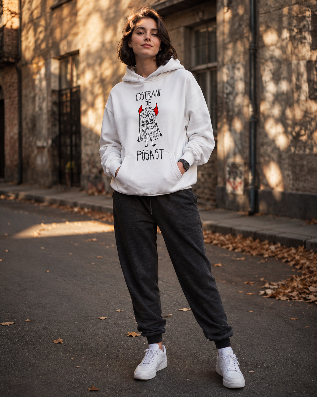 pulover s kapuco "odstrani se pošast" - lifestyle bel