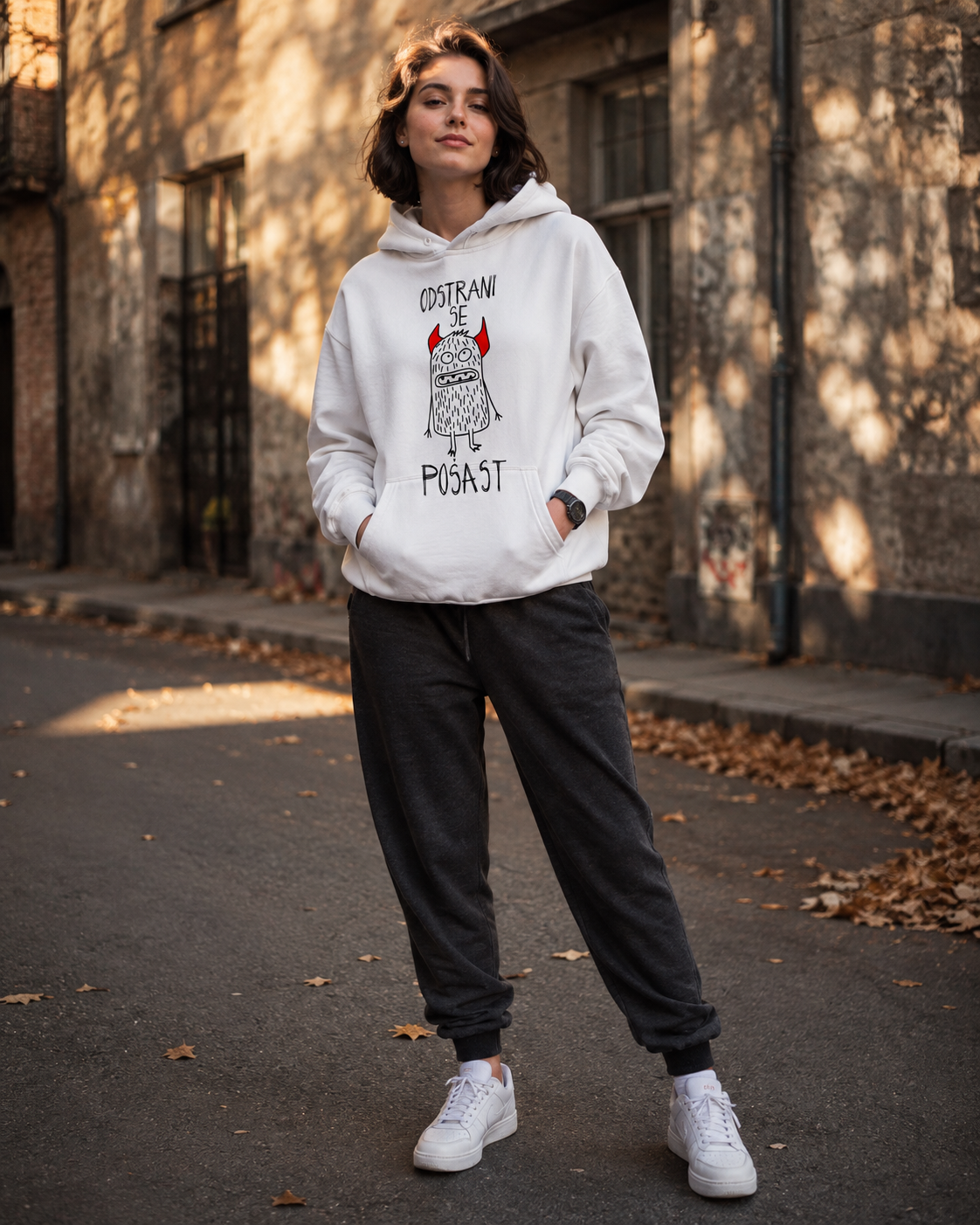 pulover s kapuco "odstrani se pošast" - lifestyle bel