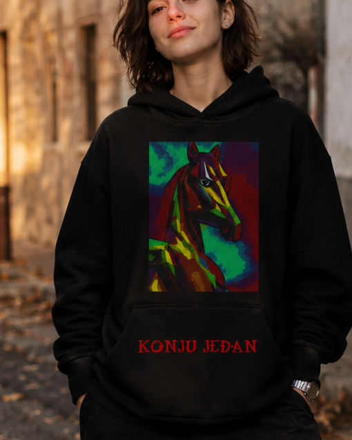 pulover s kapuco "konju jedan" - lifestyle črn crop