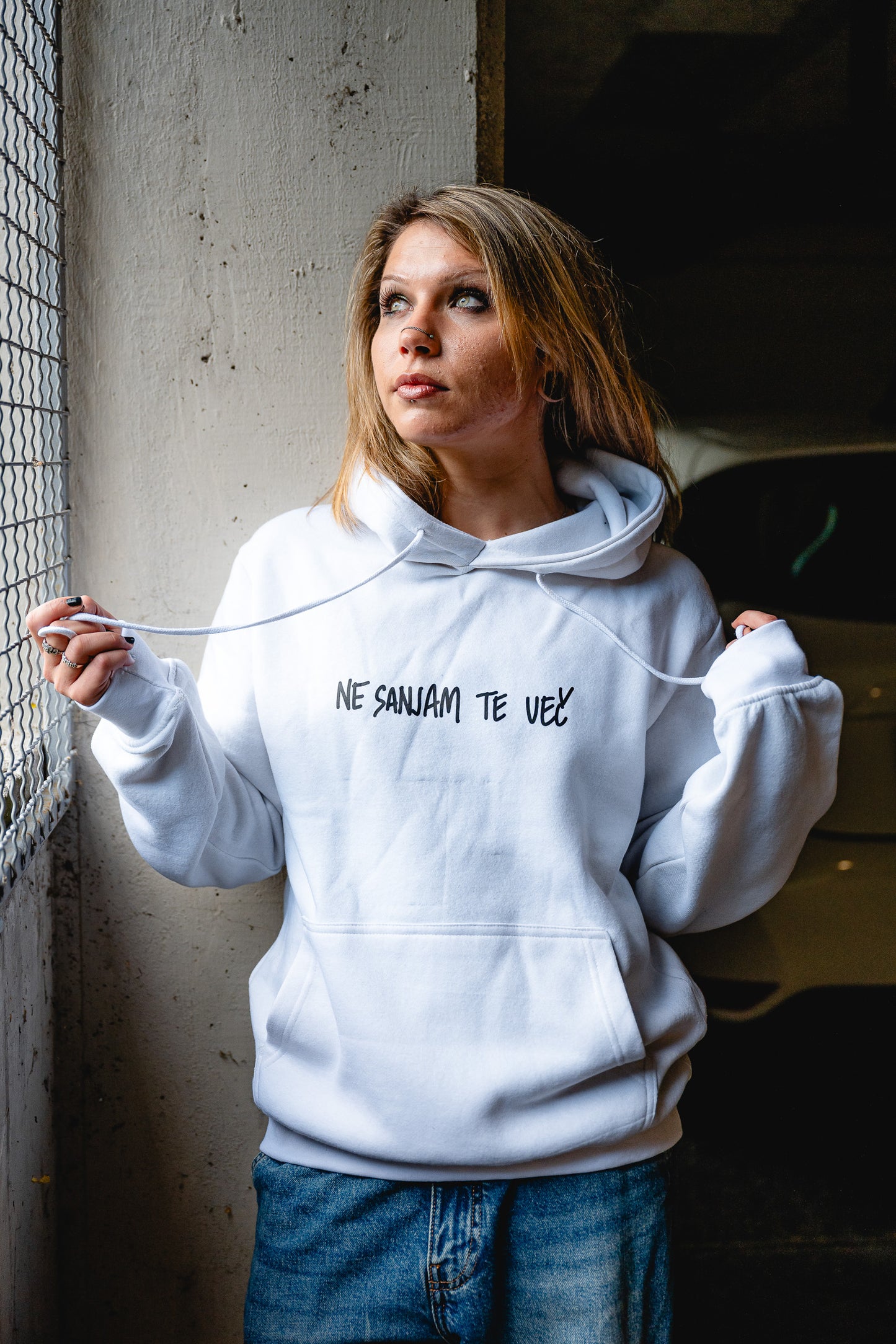 ne sanjam te več hoodie