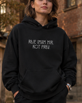pulover s kapuco "raje imam mir kot prav." - lifestyle črn crop