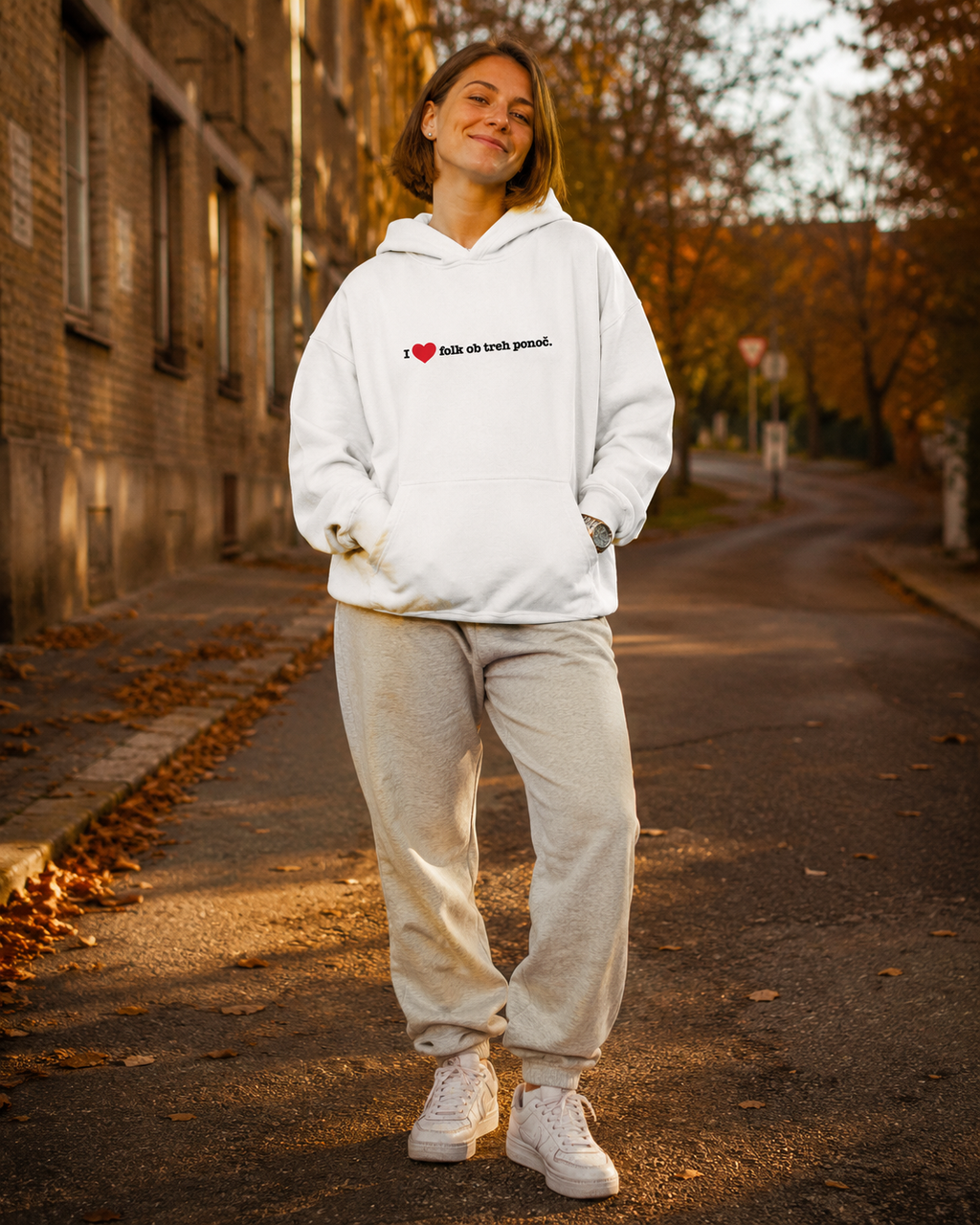 pulover s kapuco "i love folk ob treh ponoč" - lifestyle bel
