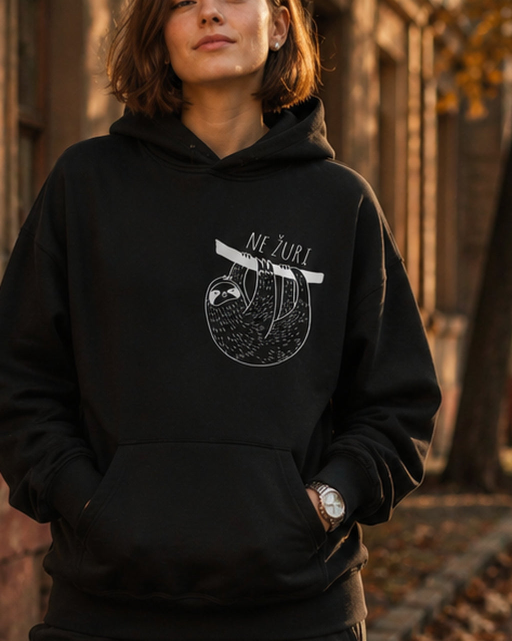 pulover s kapuco "ne žuri" - lifestyle črn crop