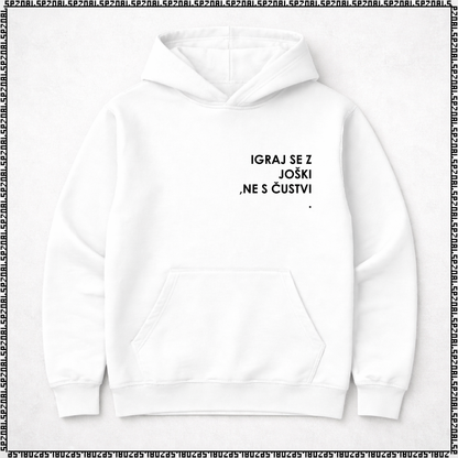 pulover s kapuco "igraj se z joški, ne s čustvi."