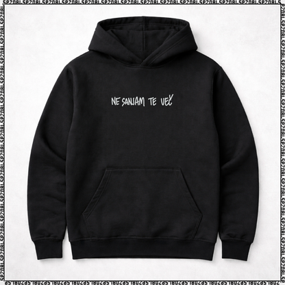 pulover s kapuco "ne sanjam te več"