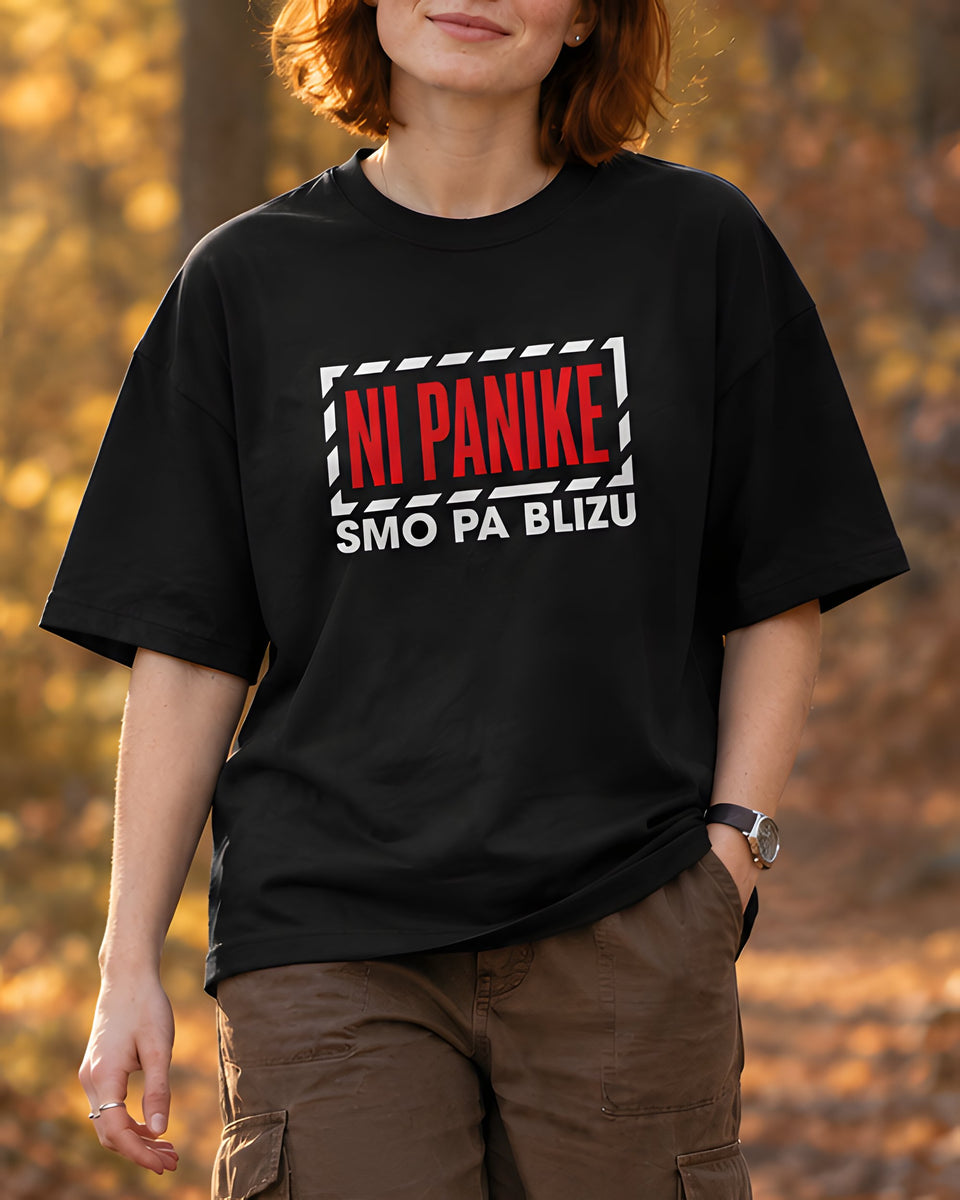 majica "NI PANIKE" - izrez črna