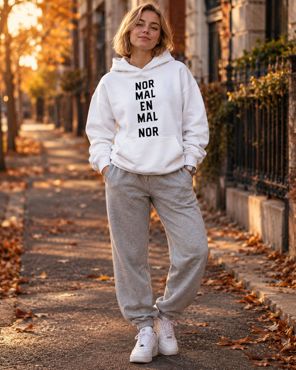pulover s kapuco "normalen" - lifestyle bel