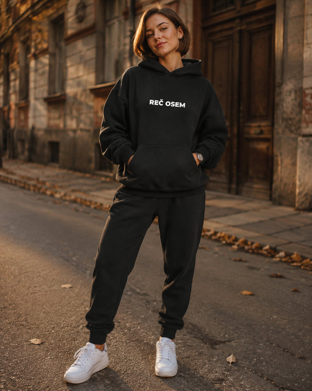 pulover s kapuco "reč osem" - lifestyle črn